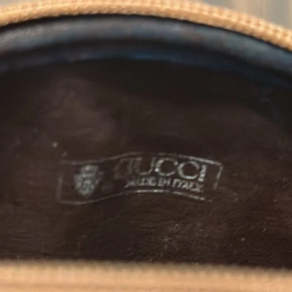 Gucci Coin/Credit Card Purse - Picture 9 of 16